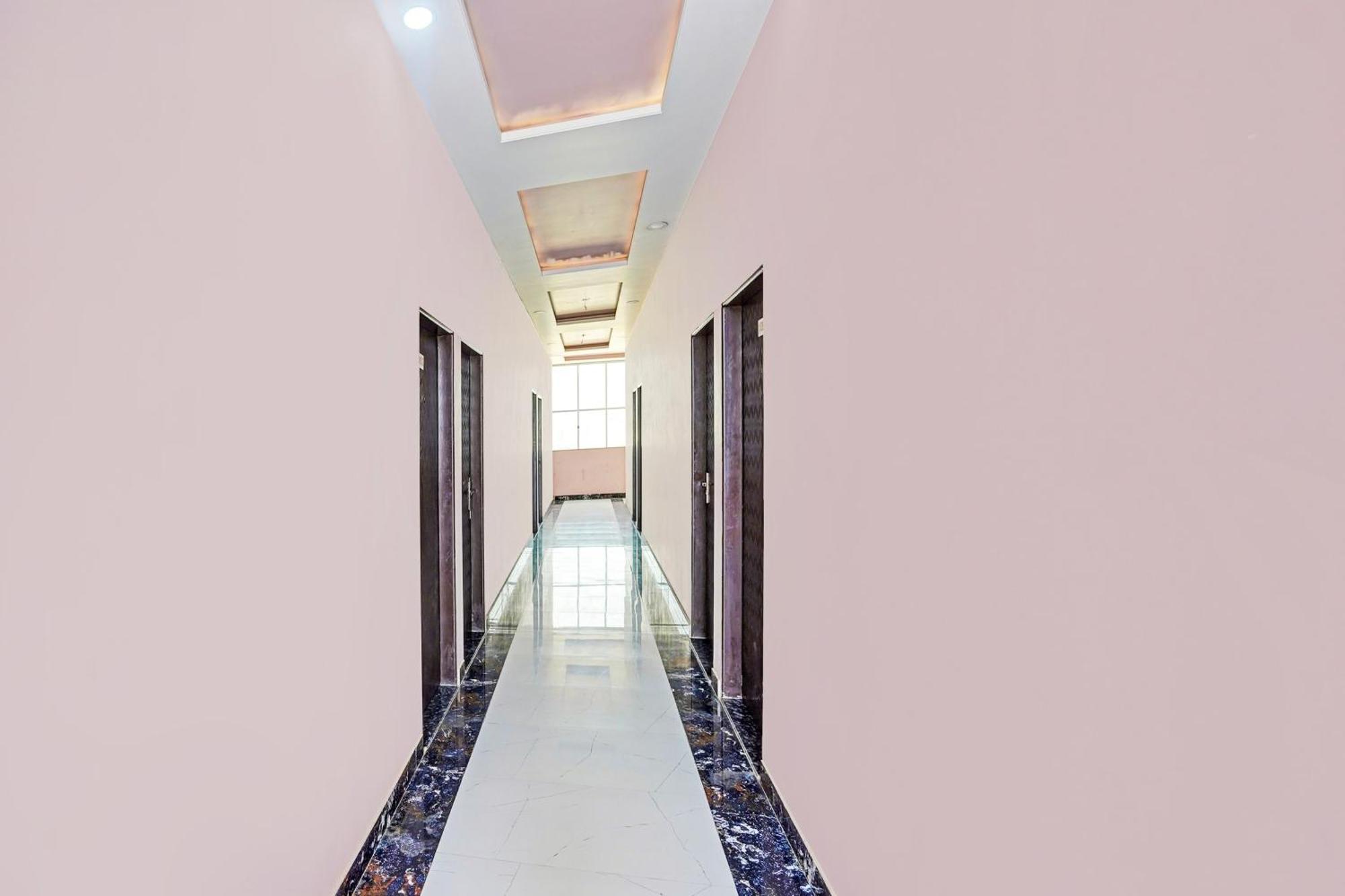 O Mansarovar Sector 8 Formerly Kv Palace 3*