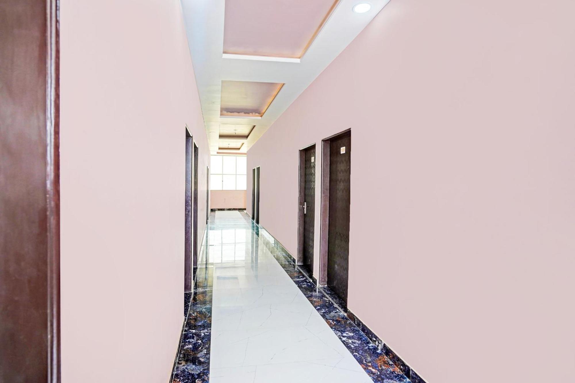 Hotel O Mansarovar Sector 8 Formerly Kv Palace